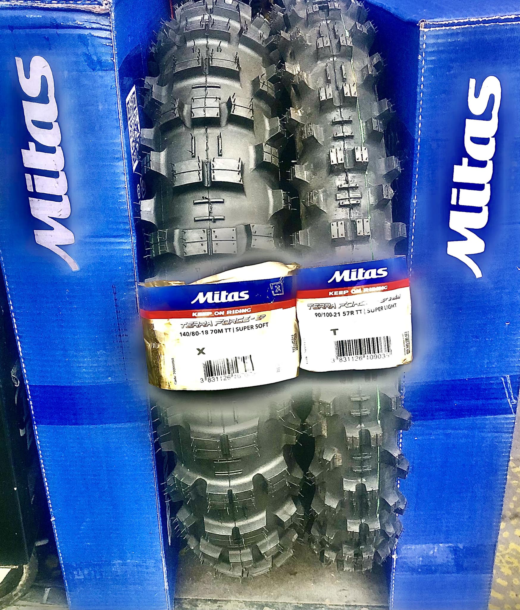 Mitas EF Pro Super Soft 140/80-18 + EF2 SM Super Light 90/100-21 + Mousses Package