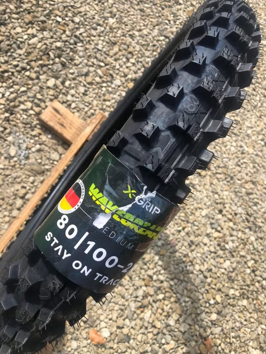 X-Grip Wavebreaker Medium 80/100-21 Extreme