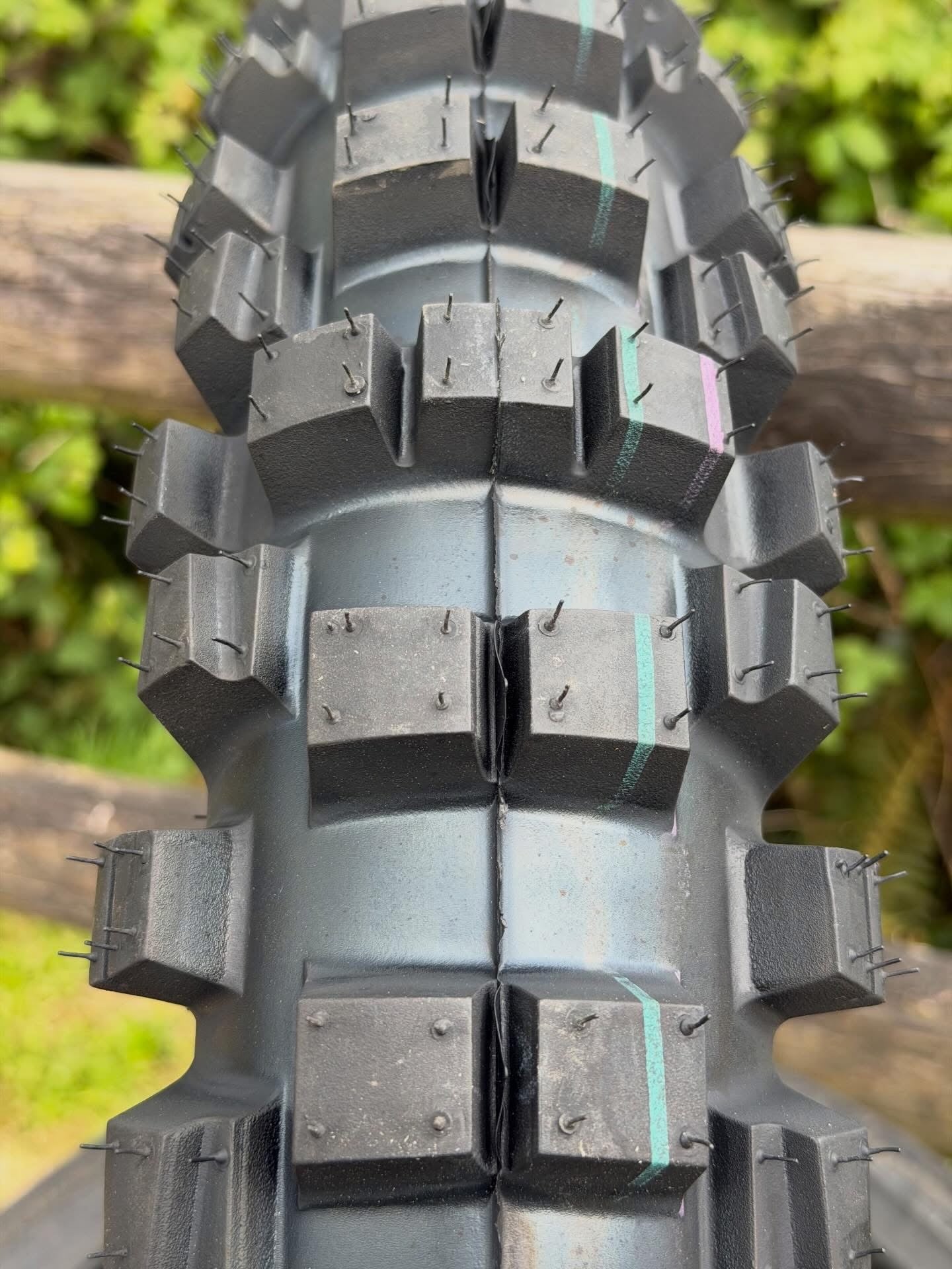 Shinko R525 120/100-18 Cheater Hybrid Tyre