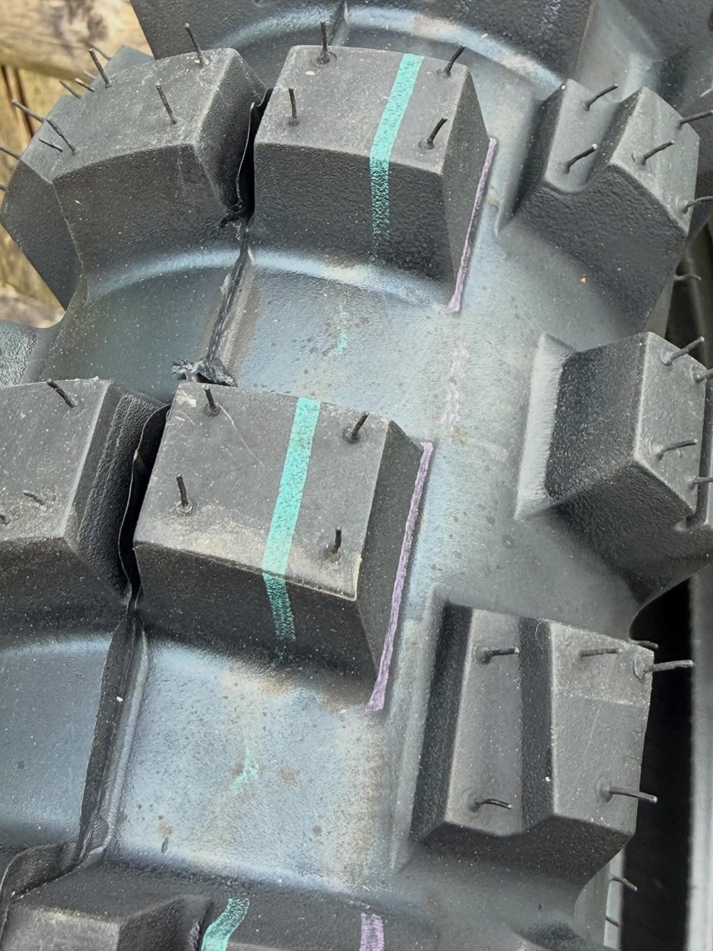 Shinko R525 120/100-18 Cheater Hybrid Tyre